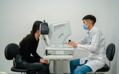 Столичные хирурги восстановили зрение пациенту с инвалидностью